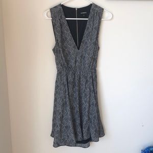 Express semi open back 👗